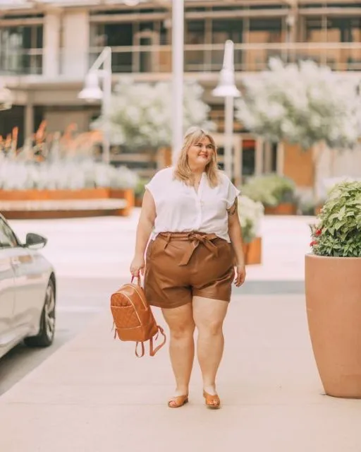 Percaya Diri dengan Tubuh Plus Size, 8 Cewek Ini Tampil Kece dengan Gaya Nyentrik! 15