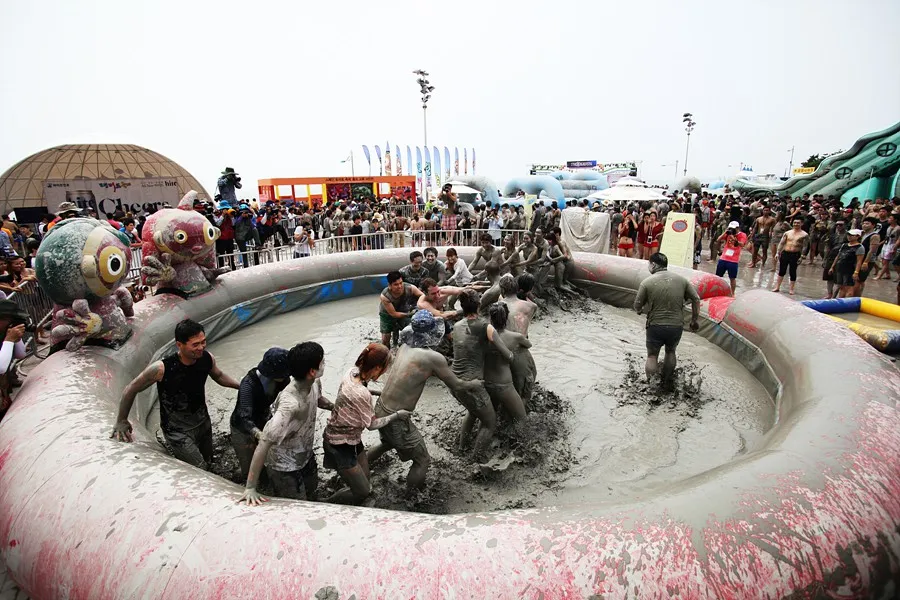 Mengenal Festival Lumpur Korea Selatan, Ternyata Awalnya untuk Promosi Produk Kosmetik. Unik Banget! 19