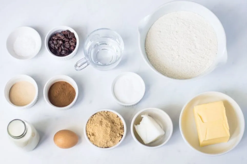 Resep Cinnamon Rolls Sederhana yang Lembut Teksturnya 9