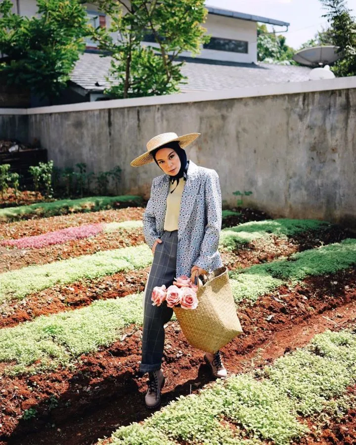 Kembangkan Hobi Baru Saat Pandemi, Yuk Intip Lahan Kompleks yang Disulap Tantri Namirah Jadi Kebun! 6