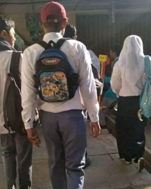 Kelakuan Kocak Anak Sekolah Ketika Masuk Ajaran Baru. Ini nih, yang Bikin Kangen Belajar di Kelas 7