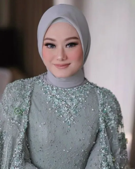 8 Detail Khitbah Dinda Hauw dan Rey Mbayang yang Tanpa Pacaran. Dibaperin Semua Orang! 10