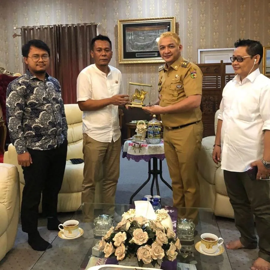 Pasha Ungu Tampil dengan Rambut Pirang, Warganet Penasaran Apakah Pejabat Boleh Mewarnai Rambut 4