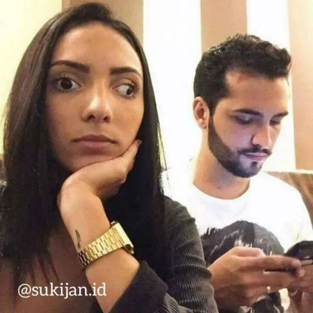 11 Gambaran Kocak Cewek Kalau Lagi Posesif. Nggak Ada Sedikit pun Celah buat Cowoknya Mengelak! 12