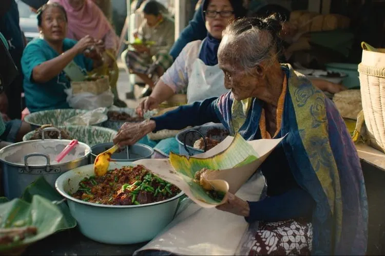 Selamat Jalan Mbah Lindu, Penjual Gudeg Legendaris di Jogja yang Meninggal dalam Usia 100 Tahun 4