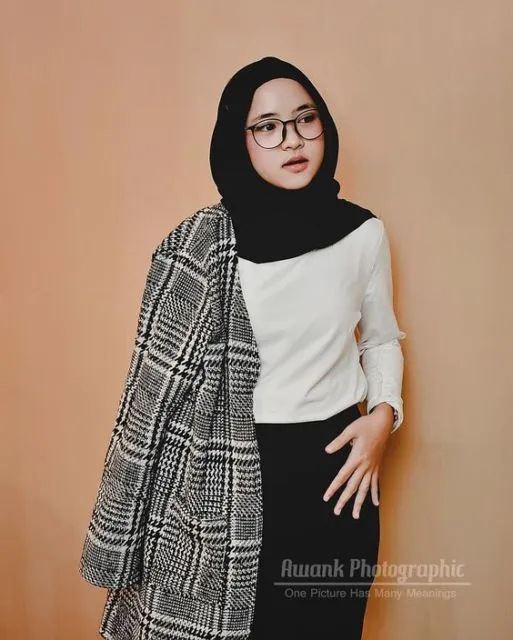 Kumpulan Potret dan Gaya Nissa 'Sabyan' yang Jarang Terekspos Media. Manis Banget! 18