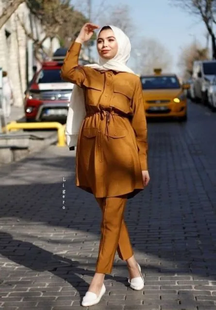 Parade Cantiknya Hijabers Pakai Setelan Warna Polos; Bisa Ditiru Buat Tampil Lebih Santun! 10