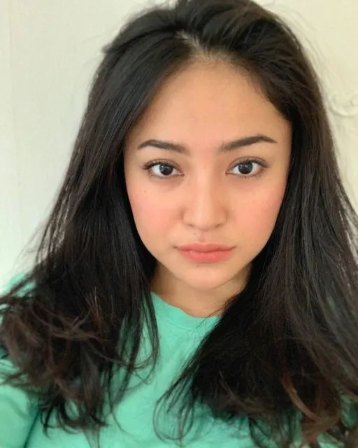 Berwajah Cute, Siapa Sangka 8 Artis ini Usianya Sudah Menginjak 30-an 10