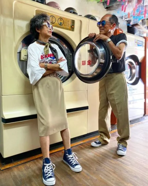 Kisah Pasangan Kakek Nenek yang Gaya Modisnya Viral Sedunia, 10 OOTD Ini Bakal Membuatmu Terpana 12