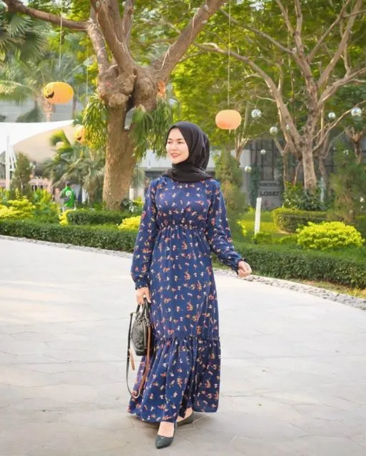 Potret Nabil Rach, Hijaber yang Hobinya Pakai Gamis Aneka Motif. Cantik Banget, Asli! 13