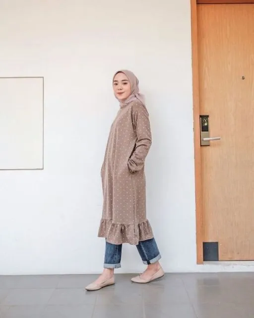 5 Alasan Tunik Bernuansa Cokelat Memang Pas Buat Tampil Sederhana. Para Cewek Kalem, Merapat! 10