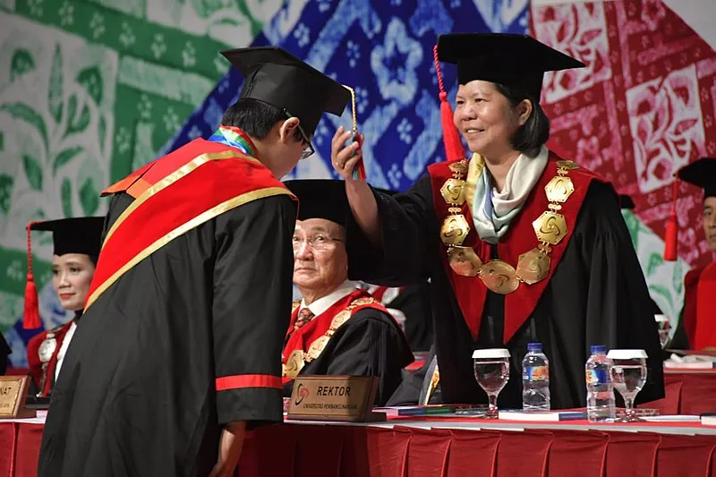 Tiru Jepang, Undip Gelar Wisuda Online dengan Robot Peraga untuk Wakili Mahasiswa. Keren dan Aman! 6