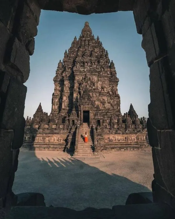 Candi Prambanan dan Ratu Boko Dibuka Hari Ini. Wisatawan Luar Daerah Harus Bawa Surat Sehat! 4