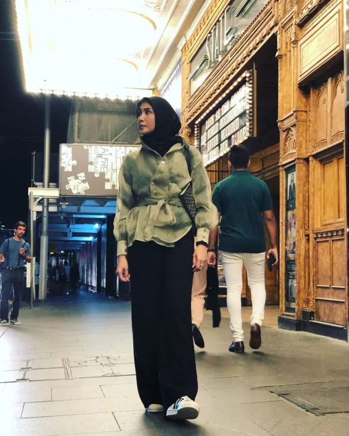 11 Artis yang Memulai Karier di Dunia Hiburan Jadi Presenter Olahraga 20