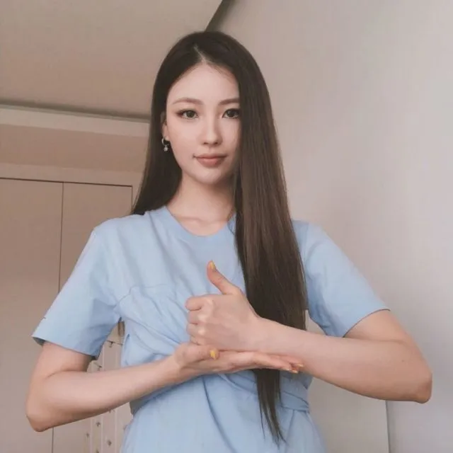 Bermodal Makeup, Beauty Vlogger Ini Mengubah Wajahnya Jadi Jennie 'Blackpink'. Hasilnya Mirip! 7