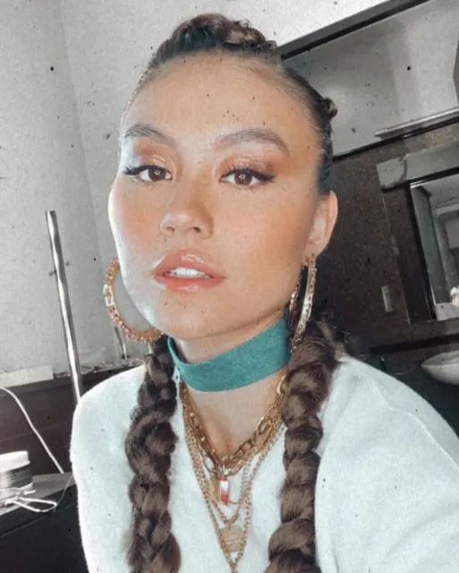Posting Foto Selfie, Ini Gaya Agnez Mo dengan Model Rambut Terbarunya! 6