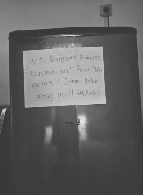 Sindikat Pencurian Makanan di Kulkas Terekam dari 11 Gambar ini. Anak Kosan Pasti Ngakak Bacanya~ 19