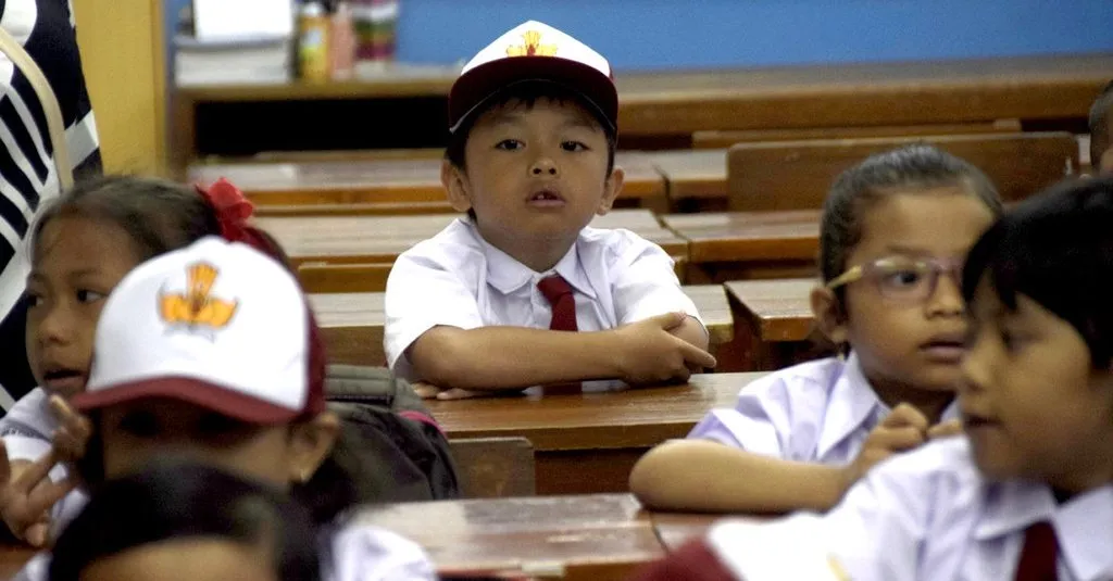 Kelakuan Kocak Anak Sekolah Ketika Masuk Ajaran Baru. Ini nih, yang Bikin Kangen Belajar di Kelas 6