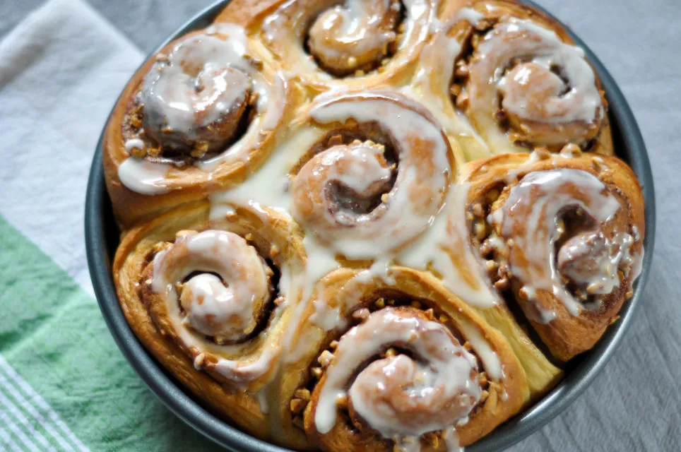 Resep Cinnamon Rolls Sederhana yang Lembut Teksturnya 16