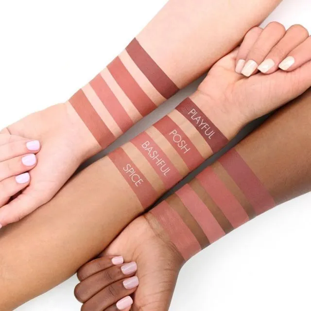 12 Cara Elegan Menciptakan Ciri Khas pada Dirimu. Bisa dari Pemilihan Lipstik dan Baju! 16