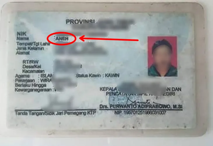 Deretan Nama-Nama Nggak Biasa di KTP Orang Indonesia. Emaknya Dulu Ngidam Apa, ya? 16