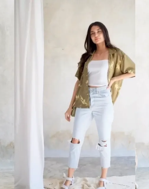 Potret OOTD Pakai Piyama yang Sedang Ngetren; Seadanya Aja Bisa Secakep Ini! 6