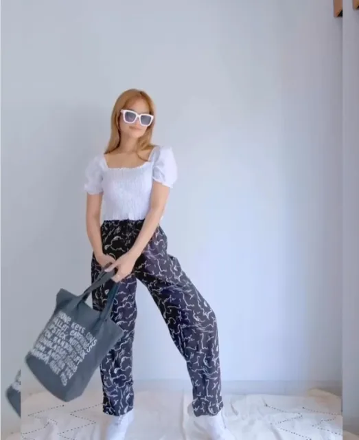 Potret OOTD Pakai Piyama yang Sedang Ngetren; Seadanya Aja Bisa Secakep Ini! 7