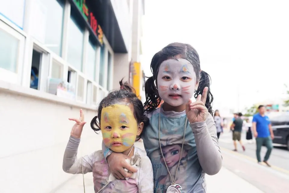 Mengenal Festival Lumpur Korea Selatan, Ternyata Awalnya untuk Promosi Produk Kosmetik. Unik Banget! 16