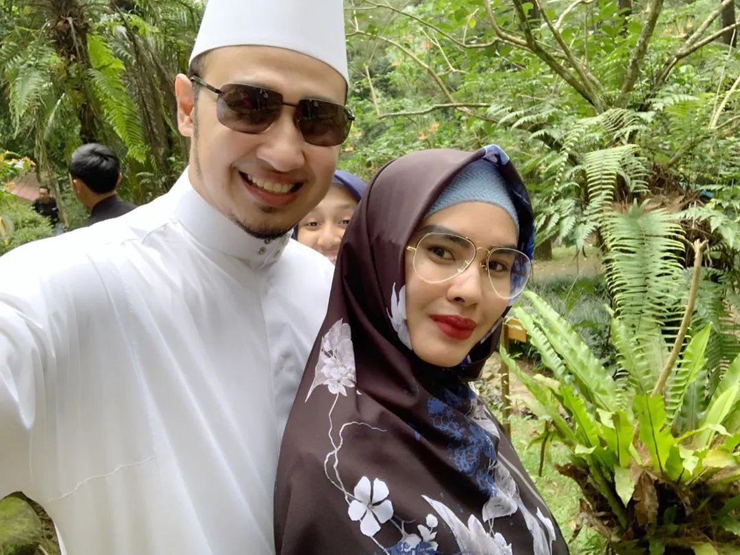 10 Artis Indonesia yang Taaruf Sebelum Menikah. Pacarannya Setelah Sah 11