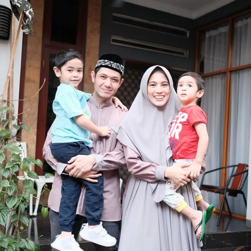 10 Artis Indonesia yang Taaruf Sebelum Menikah. Pacarannya Setelah Sah 14