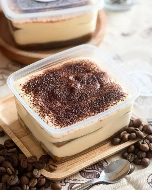 7 Resep Dessert Box Ala Rumahan yang Manisnya Nggak Bikin Enek. Ada Topping Regal atau Buah 11