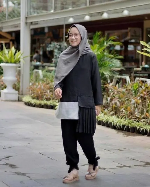 Kumpulan Potret dan Gaya Nissa 'Sabyan' yang Jarang Terekspos Media. Manis Banget! 16