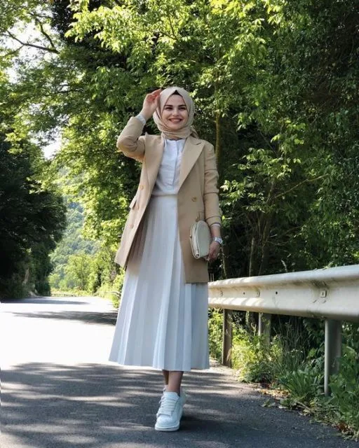 Tampil Rapi dan Formal Nggak Melulu Kaku, Para Hijaber Ini Jadi Buktinya! 14