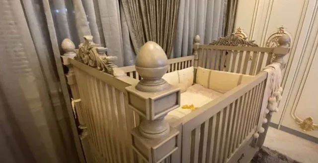 11 Potret Kamar Anak Tasya Farasya. Bernuansa Emas dan Mewah, Serasa di Negeri Dongeng 13