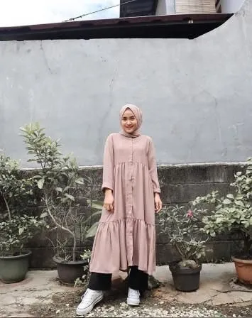 5 Alasan Tunik Bernuansa Cokelat Memang Pas Buat Tampil Sederhana. Para Cewek Kalem, Merapat! 7