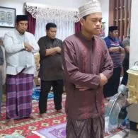 Cobaan ini Selalu Muncul Tiap Kali Disuruh Calon Mertua Jadi Imam Salat. Buat para Cowok, Sabar~