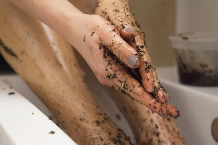 Cara Menghilangkan Bau Kaki Paling Mudah & Aman 13 cara menghilangkan bau kaki
