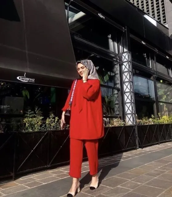 Parade Cantiknya Hijabers Pakai Setelan Warna Polos; Bisa Ditiru Buat Tampil Lebih Santun! 13
