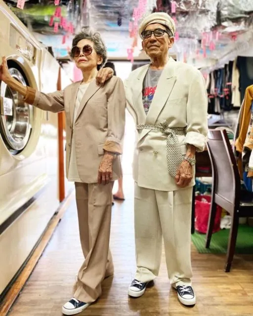 Kisah Pasangan Kakek Nenek yang Gaya Modisnya Viral Sedunia, 10 OOTD Ini Bakal Membuatmu Terpana 18