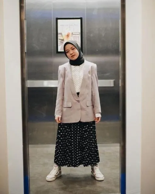 Kumpulan Potret dan Gaya Nissa 'Sabyan' yang Jarang Terekspos Media. Manis Banget! 10