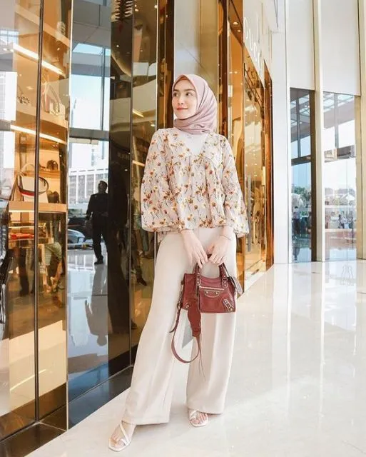 Tampil Rapi dan Formal Nggak Melulu Kaku, Para Hijaber Ini Jadi Buktinya! 10