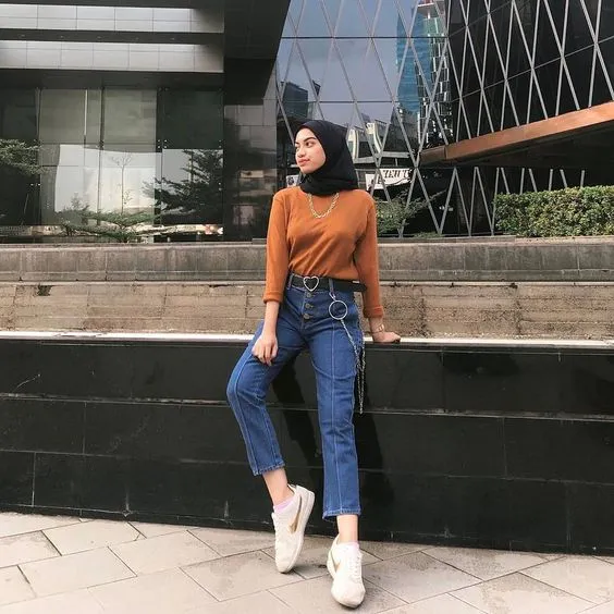 8 Bukti Foto OOTD dengan Teknik Low Angle Bisa Membuatmu Tampak Tinggi. Coba, Kuy! 13
