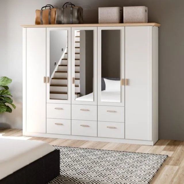 6 Trik Memilih Lemari Pakaian untuk Kamar Sempit. Model Lemari Geser Lumayan Ngirit Tempat! 9