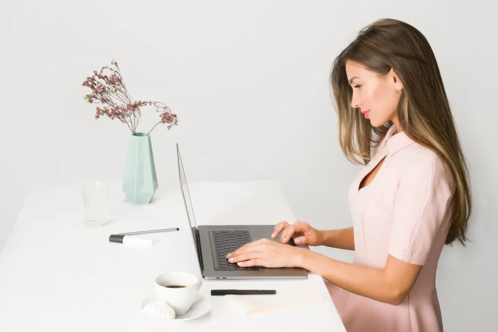 Jangan Asal, ini 6 Gestur yang Penting Dijaga Saat Kamu Harus Interview Kerja Lewat Video Call 9