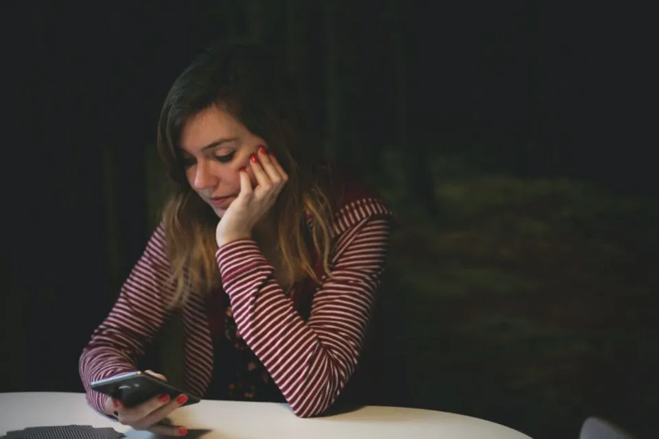 Ghosting Memang Cara Menyakitkan dalam Mengakhiri Hubungan, Tapi Ada 4 Hal yang Membolehkanmu untuk Melakukannya 5