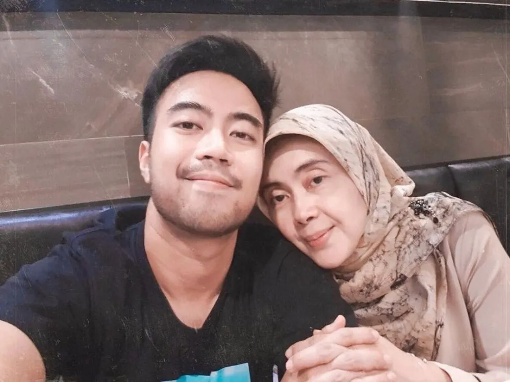 Banyak yang Belum Tahu, ini 9 Artis Papan Atas yang Orang Tuanya adalah Pengajar 14