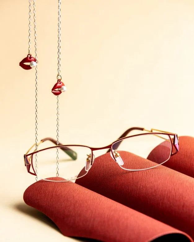 4 Trik Memilih Frame Kacamata Sesuai Karakter dan Bentuk Wajah. Please, Jangan Asal! 7