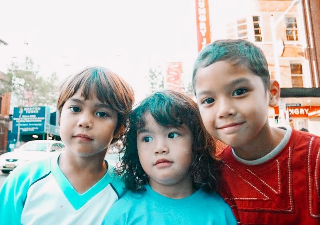 12 Potret Masa Kecil Seleb Bersaudara. Lucu, Menggemaskan dan Kompak Sejak Kecil! 15