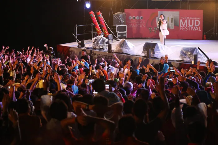 Mengenal Festival Lumpur Korea Selatan, Ternyata Awalnya untuk Promosi Produk Kosmetik. Unik Banget! 20