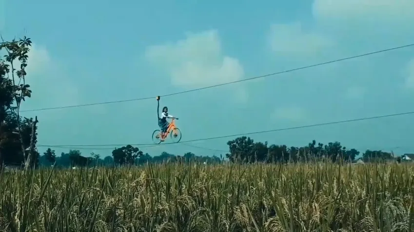 Unik Banget, Taman Wisata di Tengah Sawah yang Hits di Madiun. Dibikin Buat Tempat Main Anak-anak! 5